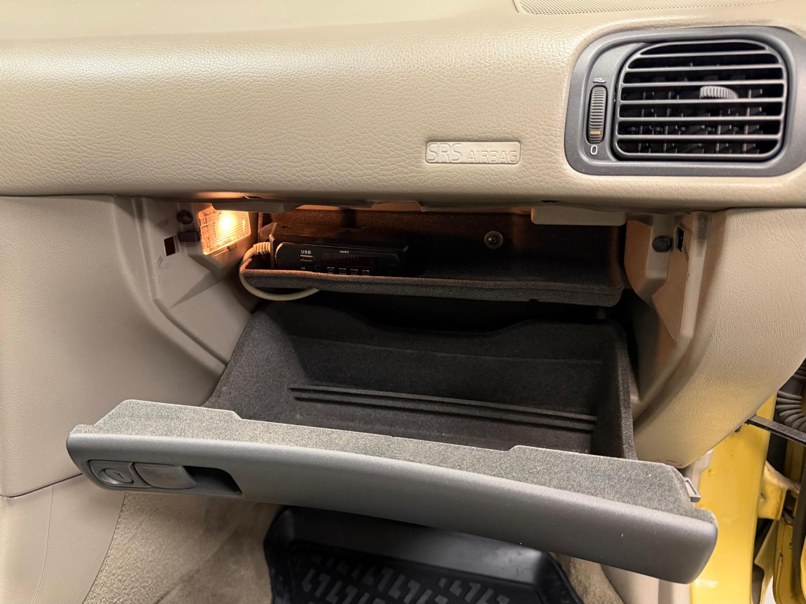 VOLVO S40 23